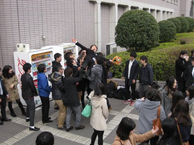 もちろん、胴上げです！木下さんからです！